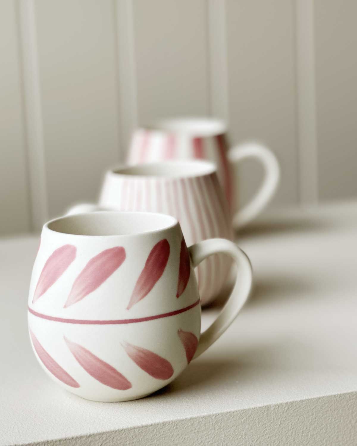 
                  
                    Robert Gordon Hug Me Mugs | Rose Brush
                  
                