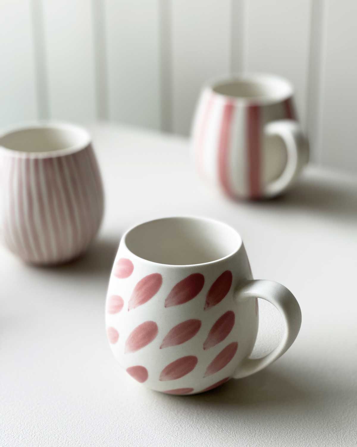 
                  
                    Robert Gordon Hug Me Mugs | Rose Brush
                  
                